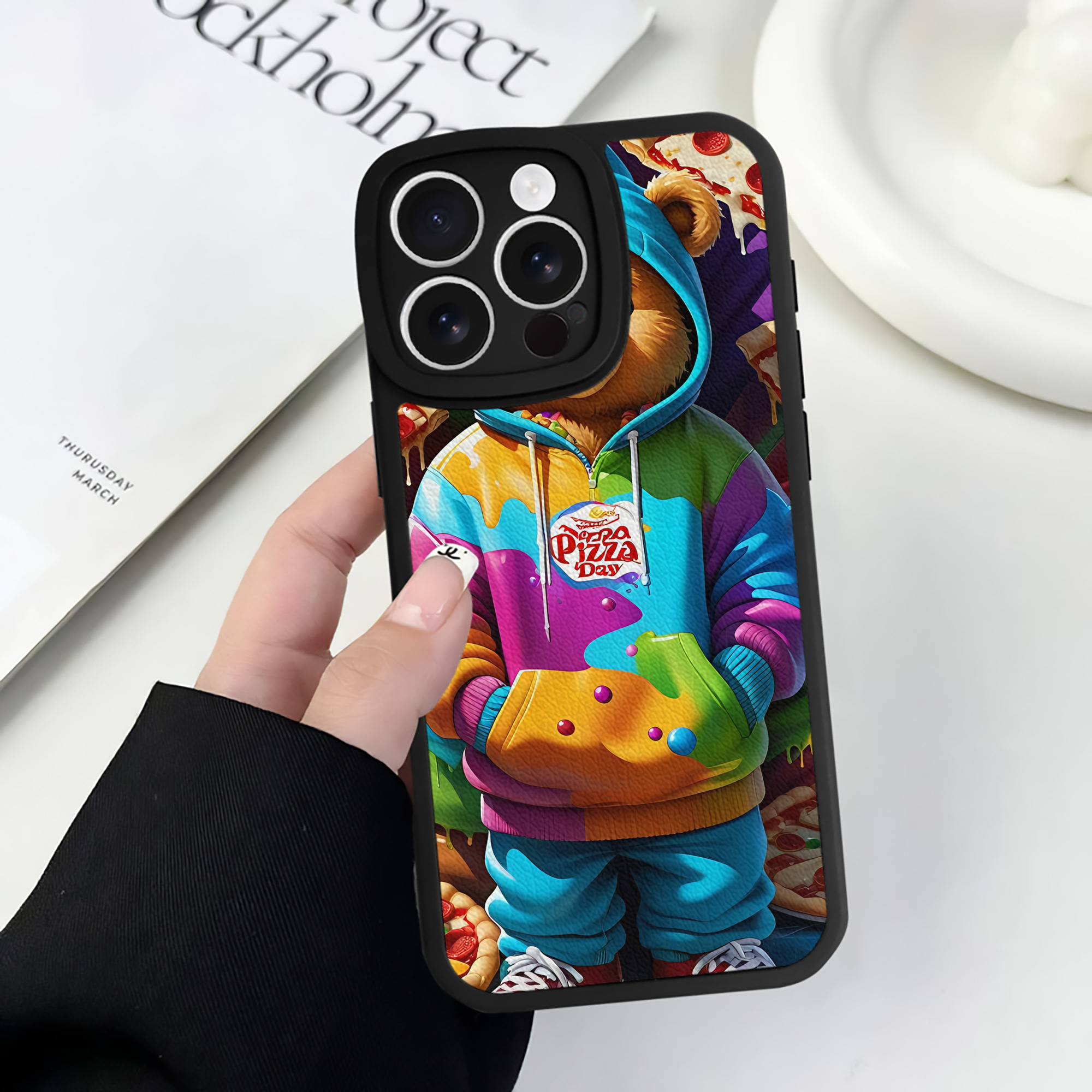 （画像用） ミッキーマウス Mickey Mouse 【iPhone 16シリーズ対応】シリコンスマホケース（レザー調） 材質：シリコン